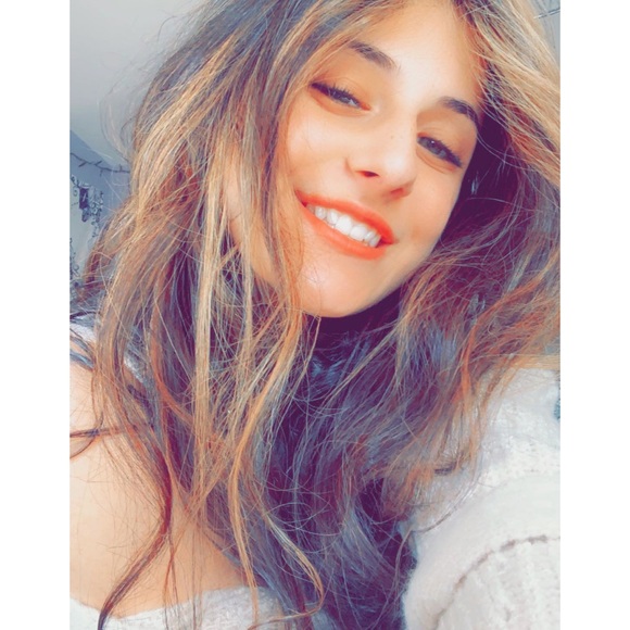 Meet your Posher, Madison - Picture 2 of 4